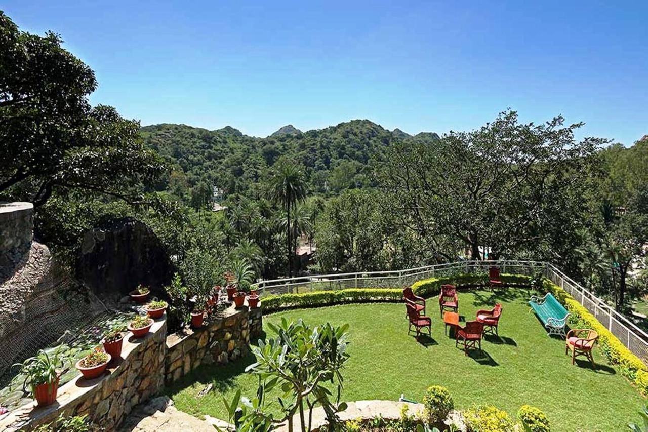 Kesar Bhawan Palace Mount Abu Exterior photo