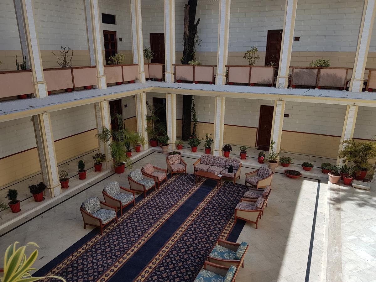 Kesar Bhawan Palace Mount Abu Exterior photo